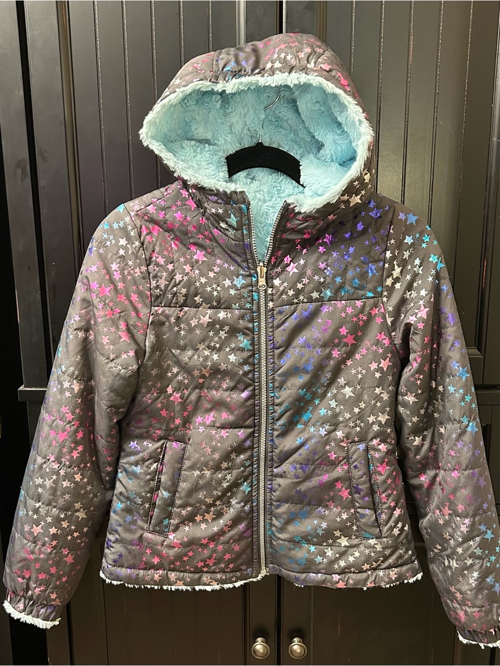 Girls' Reversible Hooded Puffer Jacket w/Stars and Blue Fur by London Fog size M
